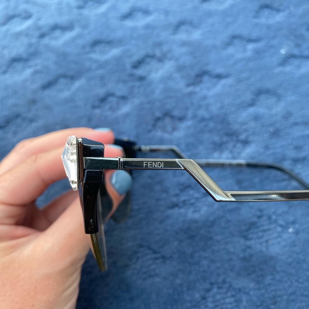 Fendi Sunglasses - Picture 4 of 5